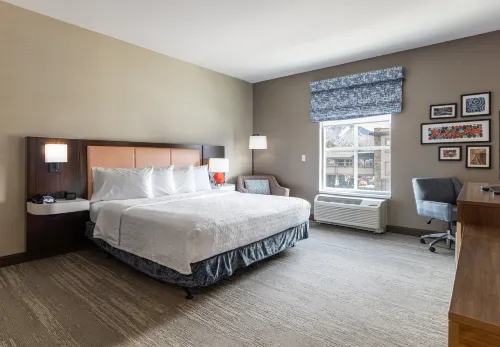 Hampton Inn and Suites by Hilton Logan Rooms Photos