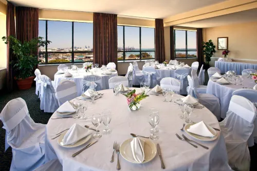 Holiday Inn Port of Miami-Downtown Business Photos