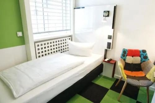 Hotel Cristall - Frankfurt City Zimmer Photos