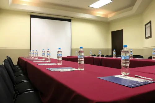 Hampton Inn by Hilton Tampico – Zona Dorada Business Facilities Photos