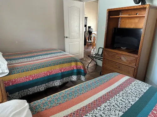 Sea Shore Motel Rooms Photos
