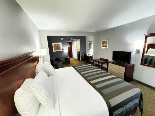 Wingate by Wyndham Chesapeake Rooms Photos