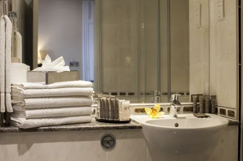 Gem Strathmore Hotel Rooms Photos
