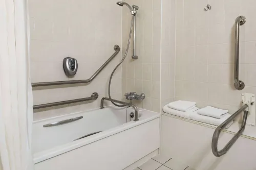 Days Inn by Wyndham Stafford Camere Photos
