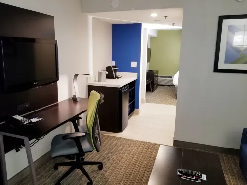 Holiday Inn Express & Suites Miami - Hialeah Photos