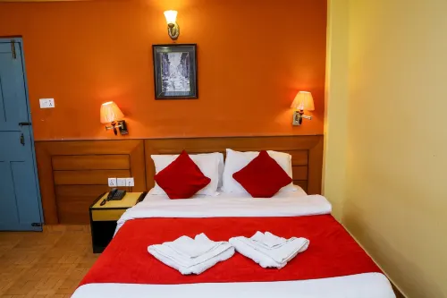 Hotel Silver Oaks Inn Photos