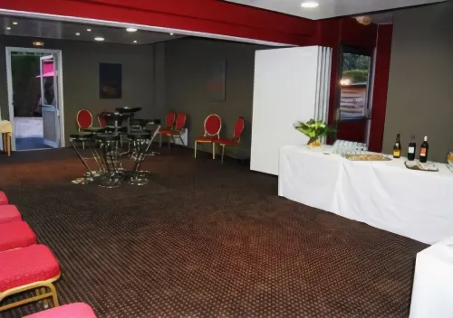 Comfort Hotel Lille l'Union Restauration Photos
