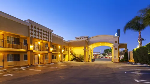 Best Western Woodland Hills Inn Extérieur Photos