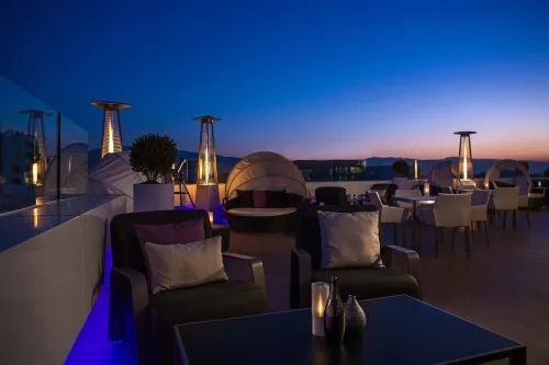 Renaissance Izmir Hotel Yleiset tilat Photos