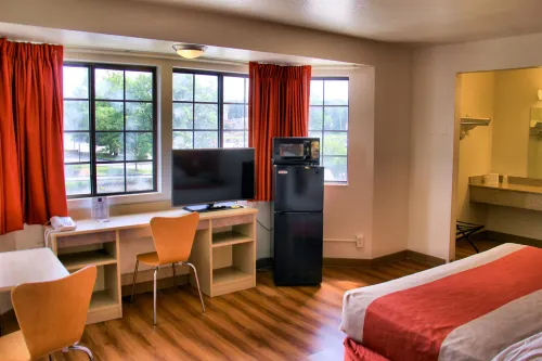 Motel 6 Enfield, CT - Hartford Featured Photos