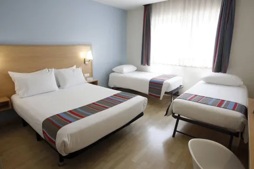Travelodge Barcelona Fira Zimmer Photos