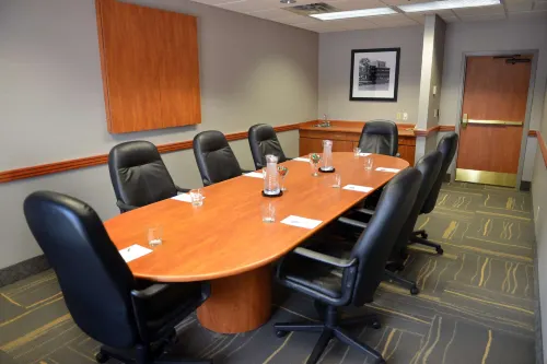 Hampton Inn and Suites by Hilton Windsor Business Facilities Photos