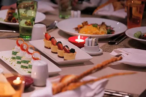 Ramada Plaza by Wyndham Dubai Deira Dining Photos
