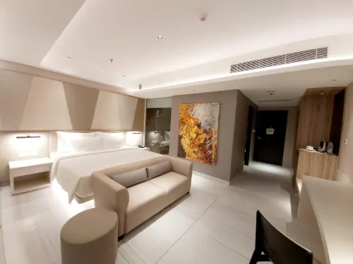 Nuanza Hotel & Convention Cikarang Kamar Photos