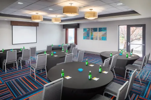 Hampton Inn by Hilton Garden City Long Island Espaces Affaires Photos