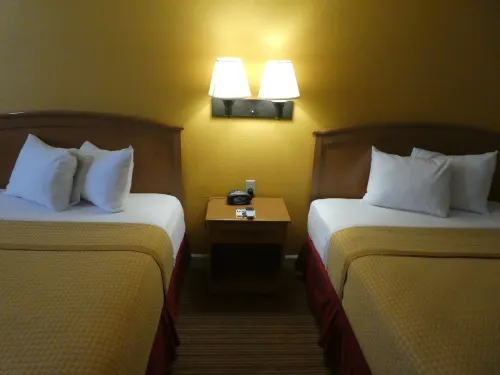 Travelodge by Wyndham Lemoore Near Naval Air Station Rooms Photos