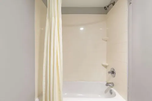 Clarion Hotel & Suites BWI Airport North Chambres Photos