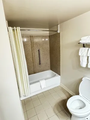 Wingate by Wyndham Chesapeake Huoneet Photos