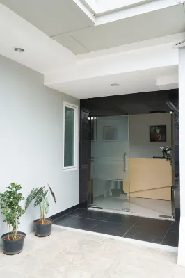 UROOMS Senayan Area Publik Photos