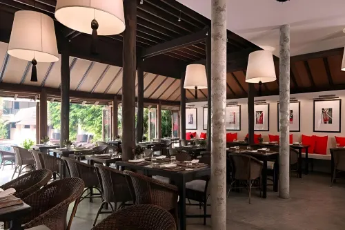 Tamarind Village تناول الطعام Photos