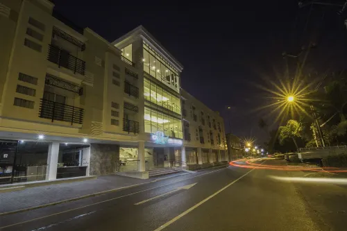 The Reef Hotel and Residences Extérieur Photos
