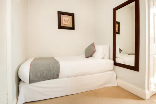 The Regency, Clifton Bristol by Belvilla Rooms Photos