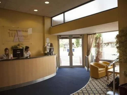 Antoinette Hotel Wimbledon Öffentliche Flächen Photos
