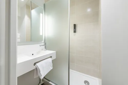 B&B HOTEL Bois d'Arcy Saint Quentin en Yvelines Photos