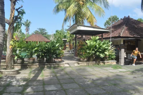 Dewi Sinta Hotel and Restaurant Esterni Photos