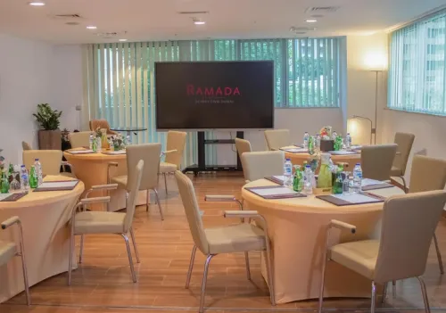 Ramada by Wyndham Downtown Dubai Espaces Affaires Photos