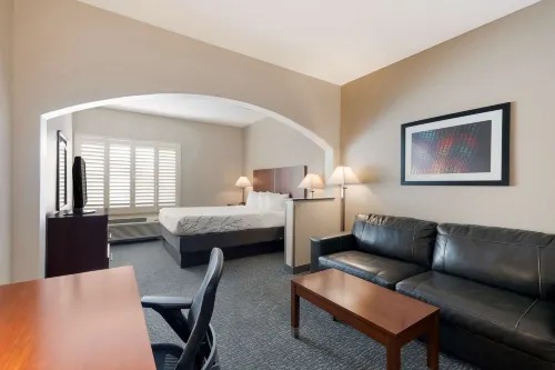 Best Western Lanai Garden Inn  Suites الغرف Photos