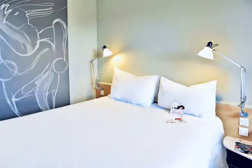 Ibis Strasbourg Aéroport Le Zénith Chambres Photos