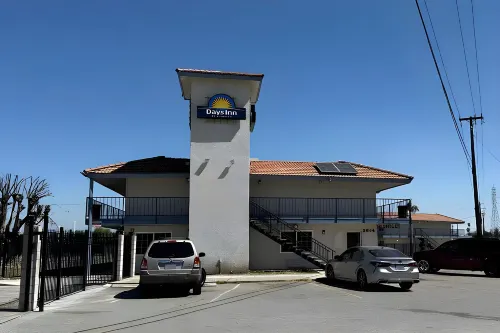 Days Inn by Wyndham Bakersfield Extérieur Photos