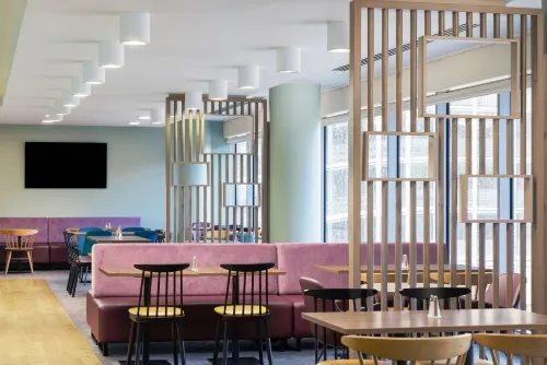Hampton by Hilton London Gatwick Airport Dining Photos