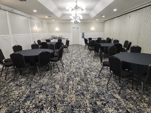 Ramada by Wyndham London Restauration Photos