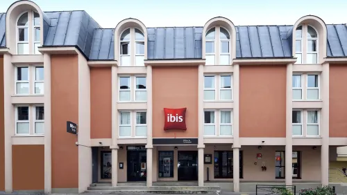 Ibis Château de Fontainebleau Exterior Photos