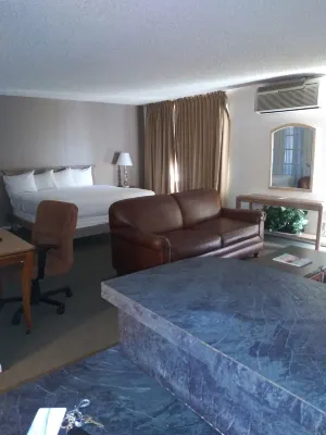 Desert Hot Springs Spa Hotel Photos