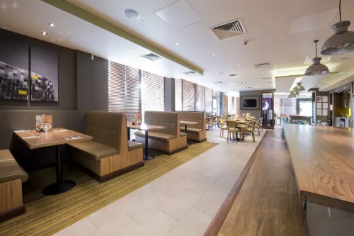 Premier Inn London Lewisham Dining Photos