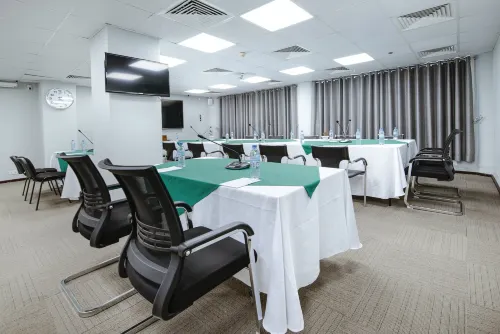 Holiday Inn Dar ES Salaam City Centre Espaces Affaires Photos