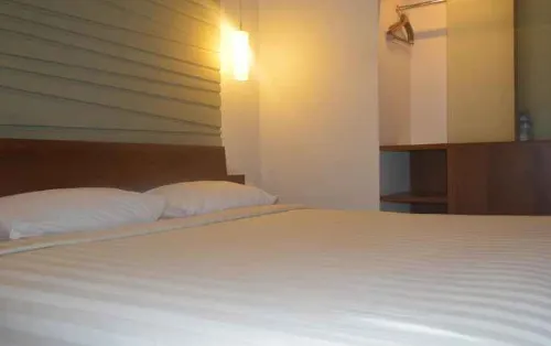 Grand Cikarang Hotel Zimmer Photos