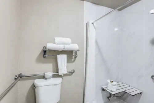 Best Western Plus Sonora Oaks Hotel  Conference Center Zimmer Photos