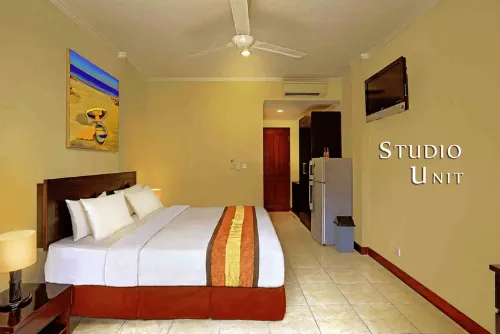 Kuta Town Houses Kamar Photos