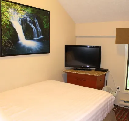 Ramada by Wyndham Campbell River Rooms Photos