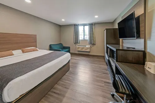 Americas Best Value Inn Foxboro Zimmer Photos
