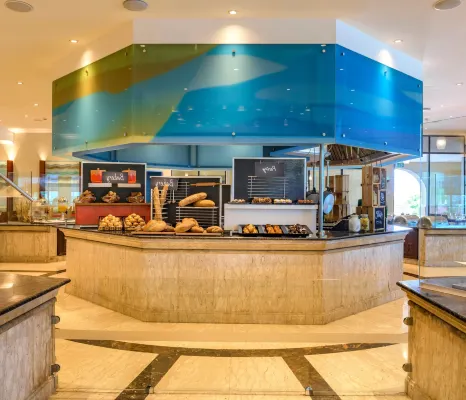Crowne Plaza Jordan - Dead Sea Resort & Spa Dining Photos