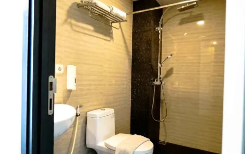 Empress Hotel Makassar City Center by Life Værelser Photos