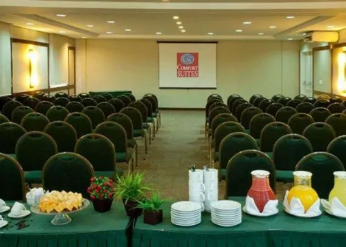 Comfort Suites Flamboyant Goiânia Geschäftseinrichtungen Photos