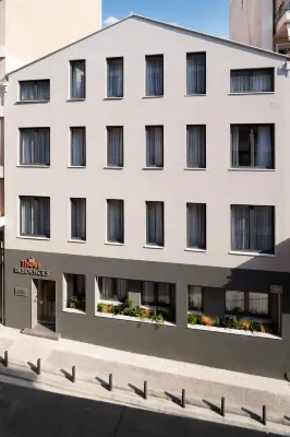 Thess Residences Eksterior Photos