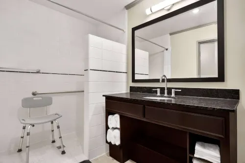Baymont by Wyndham Monterey Park Zimmer Photos