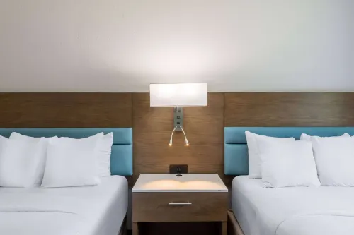 Tryp by Wyndham Tallahassee North I-10 Capital Circle Rooms Photos